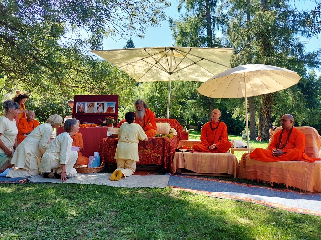 Celebration of Vishwaguruji’s birthday in Střílky Ashram, Czechia