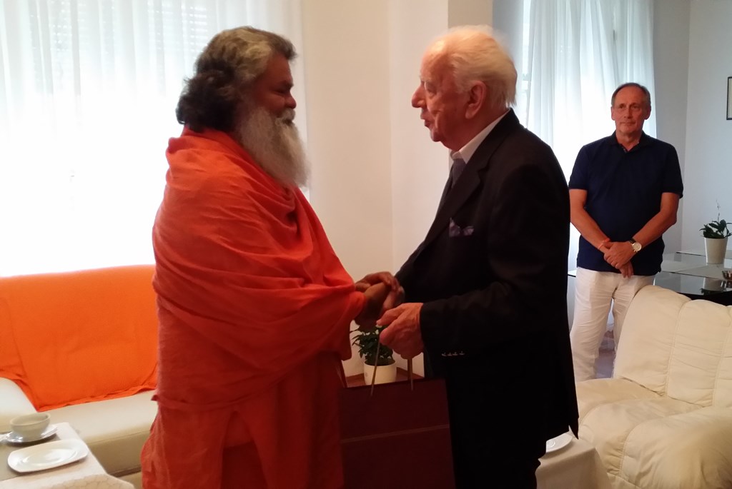 His Excellency Budimir Lončar meets Vishwaguruji in Zagreb, Croatia