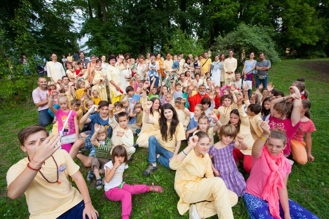 Celebration of Raksha Bandhan with Swamiji, Strilky Ashram